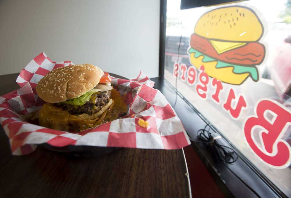 Kenny's Flippin' Burgers to close Chaffee location, move to Cape