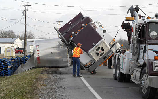Local News: Perryville man cited by police for tractor-trailer crash in  Southern Illinois (12/16/09) | Southeast Missourian newspaper, Cape  Girardeau, MO