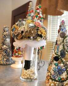 Story: Marlene Lindman has been collecting jewelry and giving it new life  for more than 40 years (1/7/13)