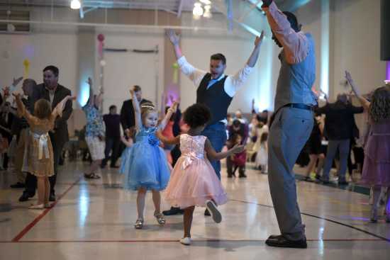 Local News: Annual father-daughter dance provides some fun bonding time  (2/19/17)