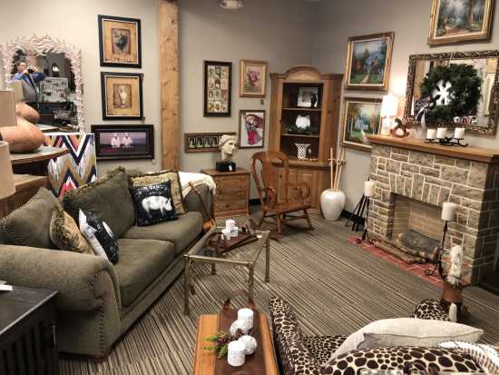 Business Tin Cotton Consignment In Cape Also Offers Selection Of New Boutique Items 1 13 20 Southeast Missourian Newspaper Girardeau Mo - Home Decor On South Kingshighway