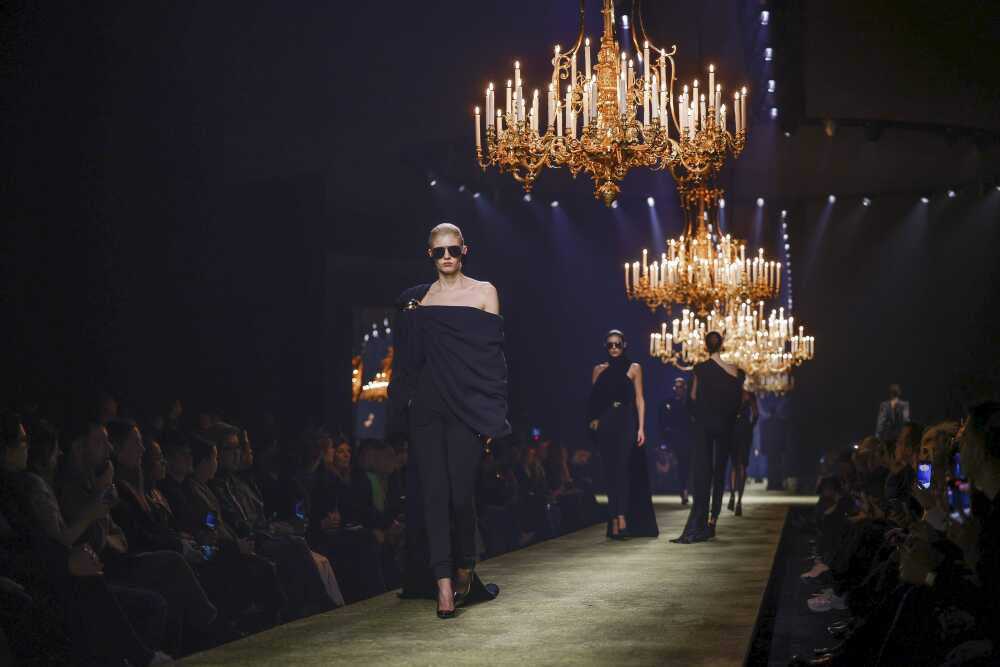 Vivienne Westwood : Runway - Paris Fashion Week - Womenswear Spring Summer  2020 - Grazia
